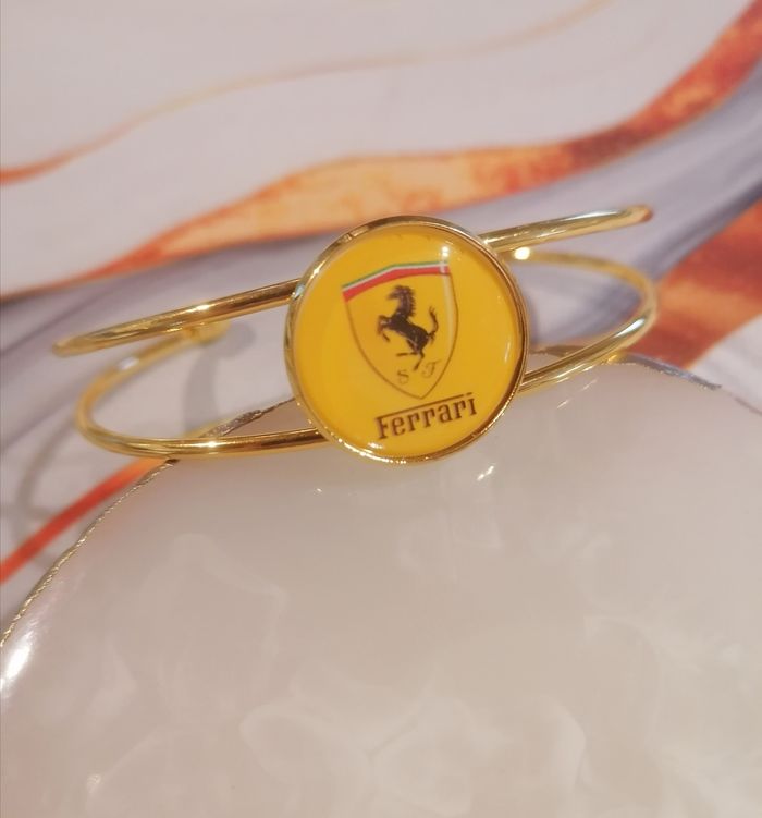 Bracelet manchette Ferrari - photo numéro 2