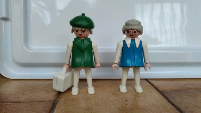 Playmobil vintage couple de voyageurs à lunettes