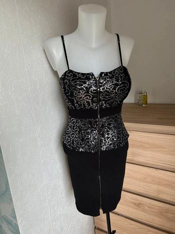 🎉 Robe noire à sequins scintillants 🎉
