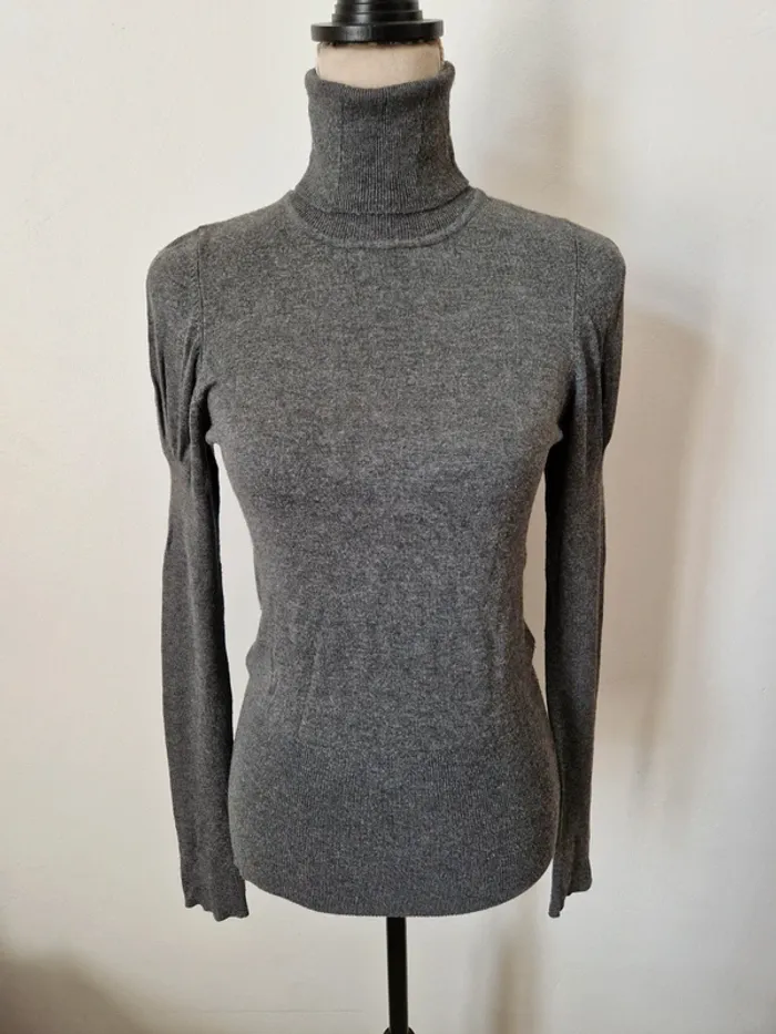 Pull col rouler gris nafnaf épaules bouffantes taille m