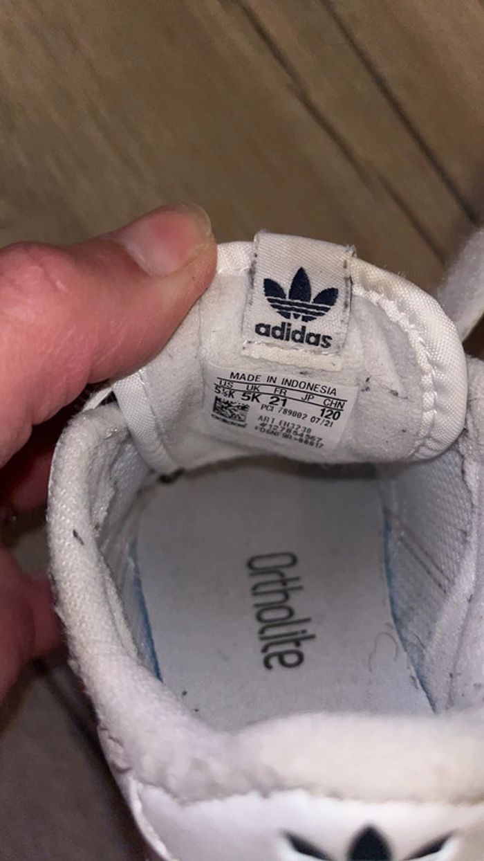 Paire de baskets Adidas - photo numéro 4