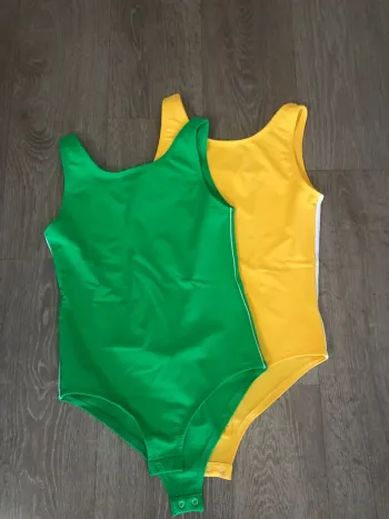 Lot de 2 bodys zara taille 11/12 ans excellent état