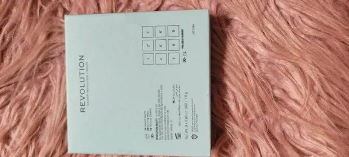 Palette friends x revolution joey - photo numéro 2