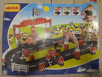 Circuit de voitures à brick de la marque ecoiffier