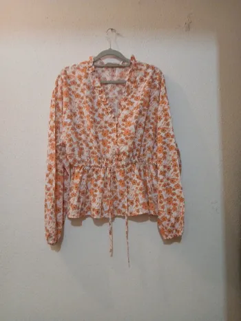 Joli blouse fleuris blanc/orange " Giracoo " taille m/l