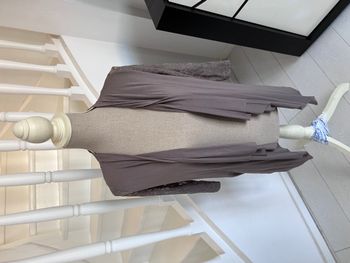 Gilet long Patrice Breal taupe en dentelle