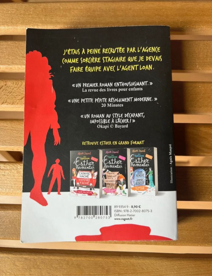 Livre Esther Parmentier cadre hache vampire fâché - photo numéro 2