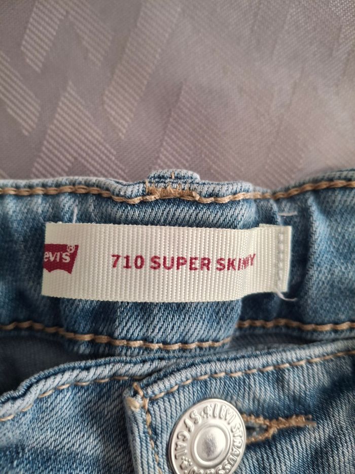 Jean Levi's 710 - photo numéro 4