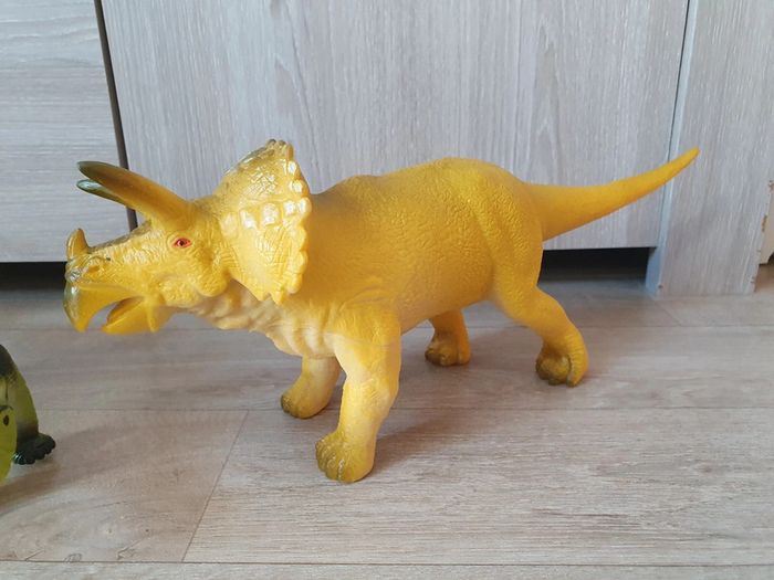 Lot de 2 jouets dinosaures - photo numéro 2