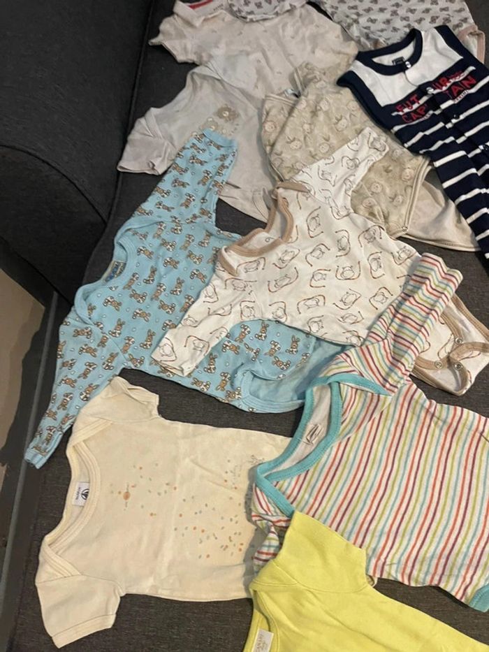 Lot de Bodies 3 mois en Très bonne état. - photo numéro 3