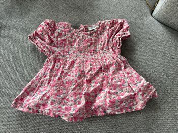 T-shirt fleuri tape à l’œil neuf