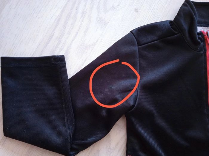 Ensemble de survêtement ou jogging noir et rouge ITS T. 4 ans - photo numéro 4