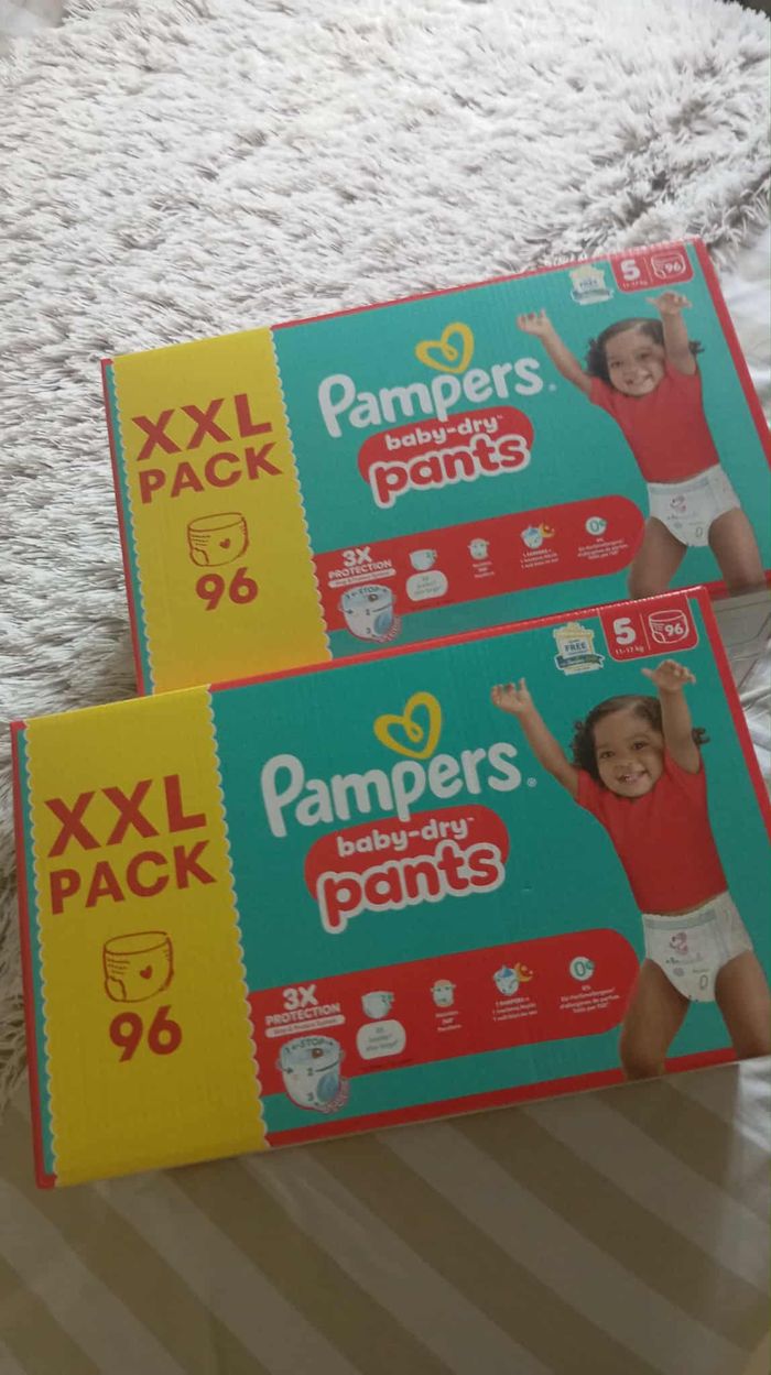 2 cartons XXL packs ( 192 couches ) Pampers PANTS taille 5 neuf jamais ouvert