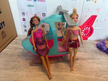 Hélicoptère barbie avec 2 barbies