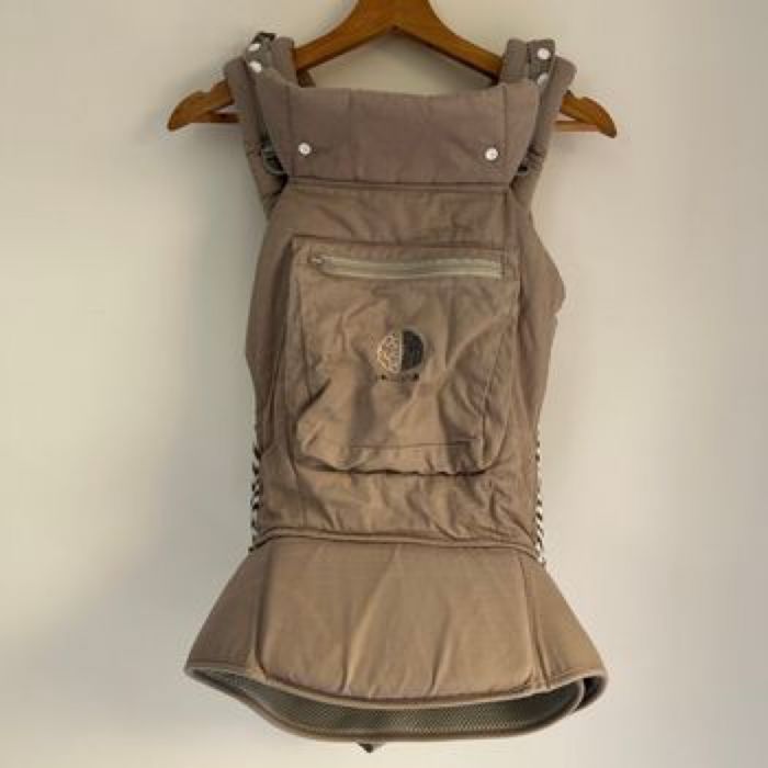 Porte bébé Gris