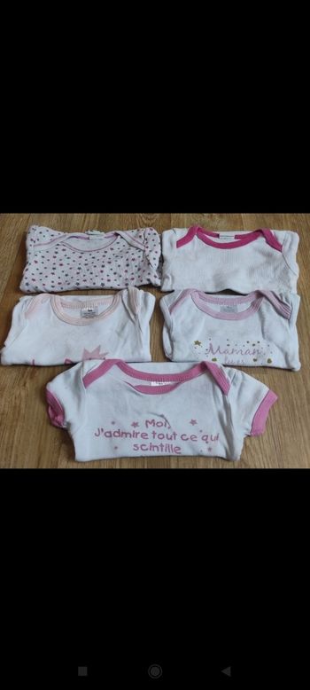 Lot 5 bodies blanc et rose bébé fille