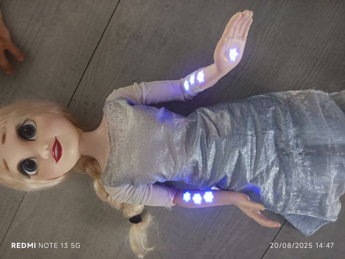 Poupée maxi elsa interactive - photo numéro 2