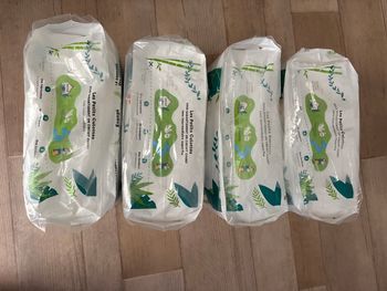 4 paquets de couches neuf