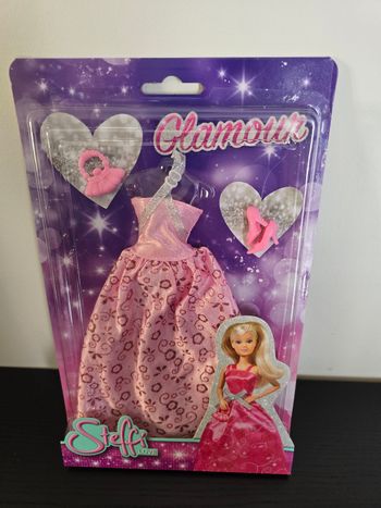 robe rose glamour pour poupée Steffi love