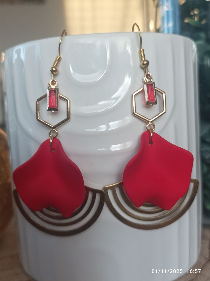 🌺 Boucle d'oreille doré et Rouge - photo numéro 2