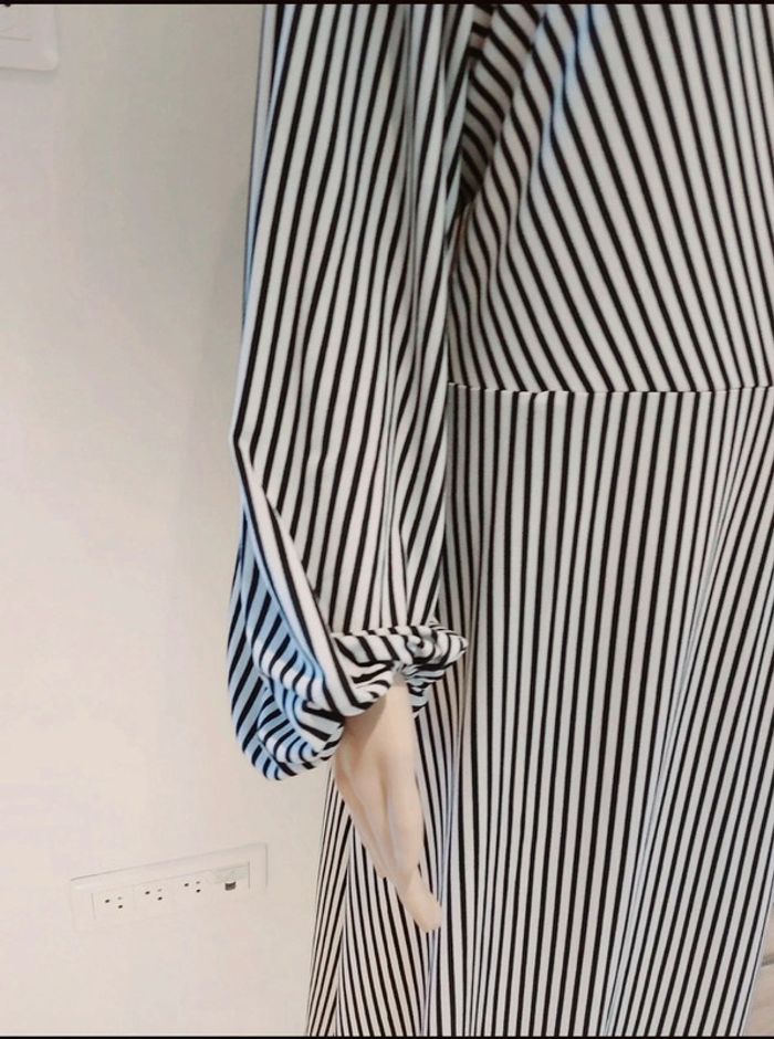 H&M Robe Maxi Rayée T.42 – Élégante & Confortable 128 cm - photo numéro 5