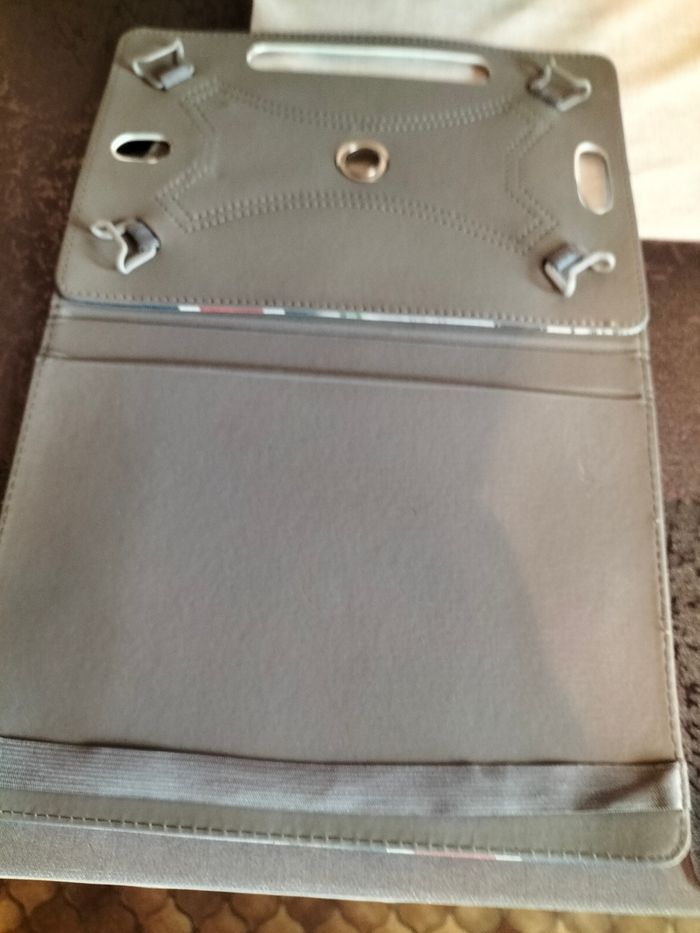 Protège tablette décor Paris - photo numéro 3