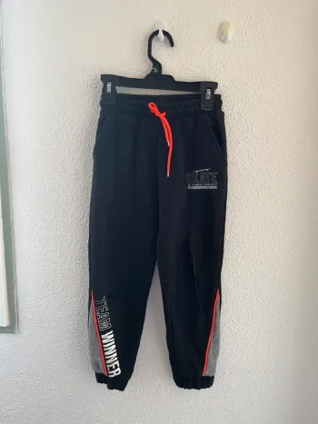 Jogging Kiabi taille 8 ans 💫