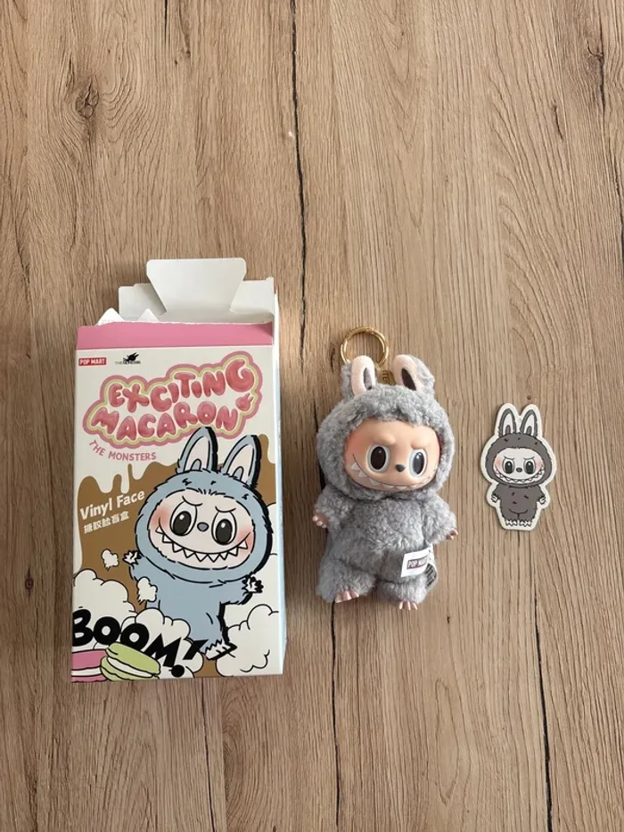 Labubu Macaron sesame bean