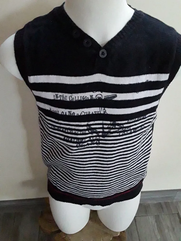 Pull sans manches 6 ans (114 cm) - photo numéro 2
