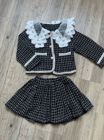Ensemble, jupe et veste encolure dentelle fille 4 ans