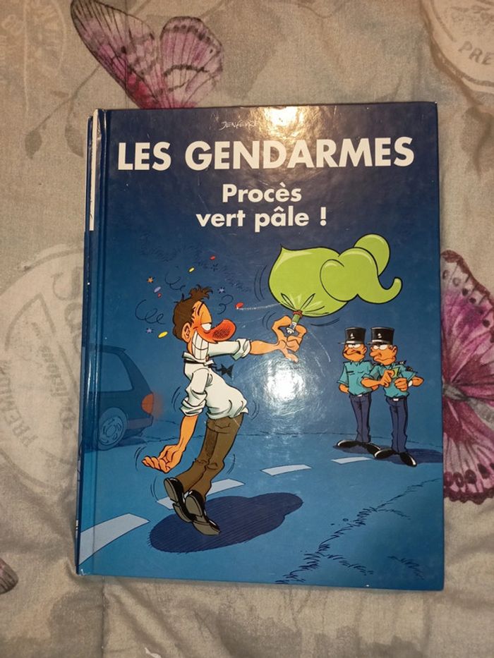 BD Les gendarmes - Procès vert pâle - Tome 2