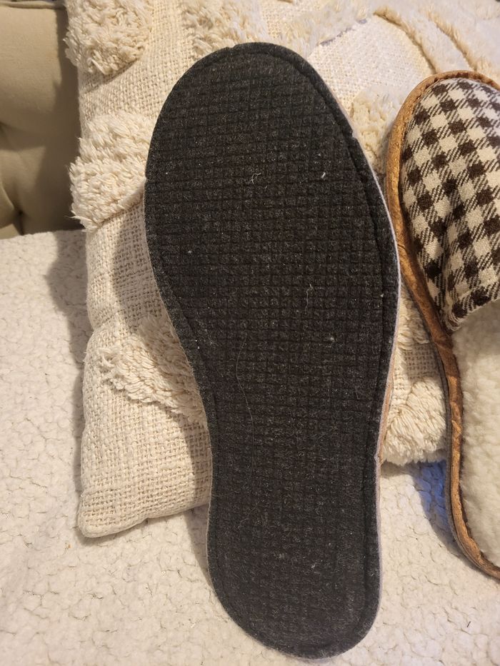 Pantoufles Caussün point 42 - photo numéro 2