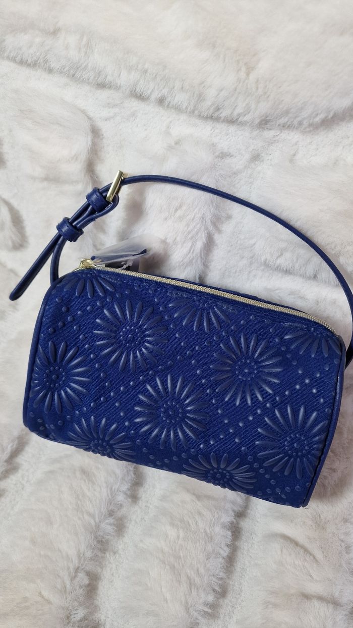 Pochette / Mini sac Estée Lauder + Set soin visage – NEUF - photo numéro 5
