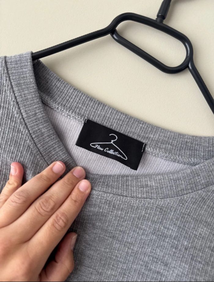 👚👖Ensemble femme gris taille unique - Confort et style NEUF sans étiquette ! - photo numéro 2