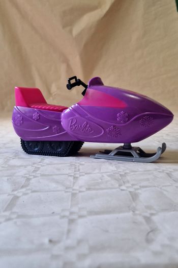 Moto neige / scooter des neiges  , Barbie