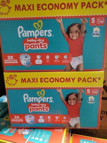 Couches pampers taille 5. 2 cartons.