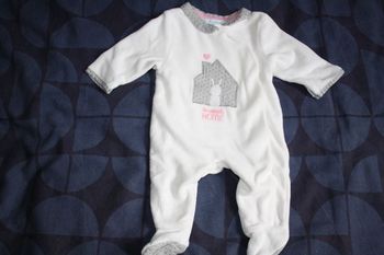 Dors-bien blanc motif maison + lapin en éponge en 0 mois de Obaidi