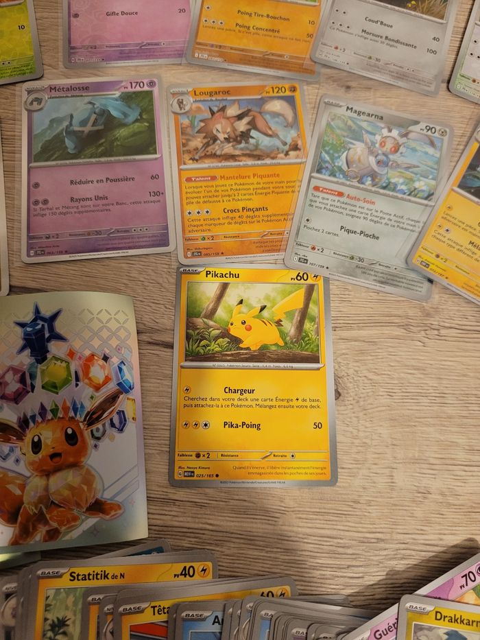 Lot cartes Pokémon différentes avec brillantes - photo numéro 2