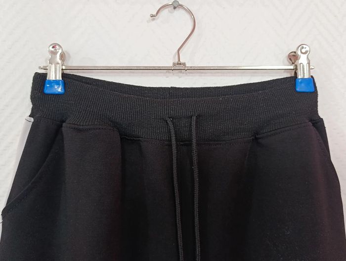 Pantalon ou pantacourt noir et blanc taille 38 - photo numéro 3