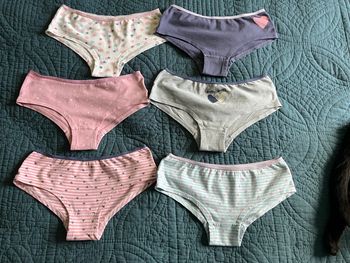 Lot 6 shorty fille taille 8 ans Vertbaudet 