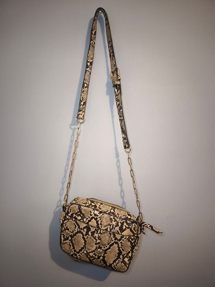 Sac bandoulière effet python DAPHNÉA – Chaîne dorée – impeccable ✨ - photo numéro 3