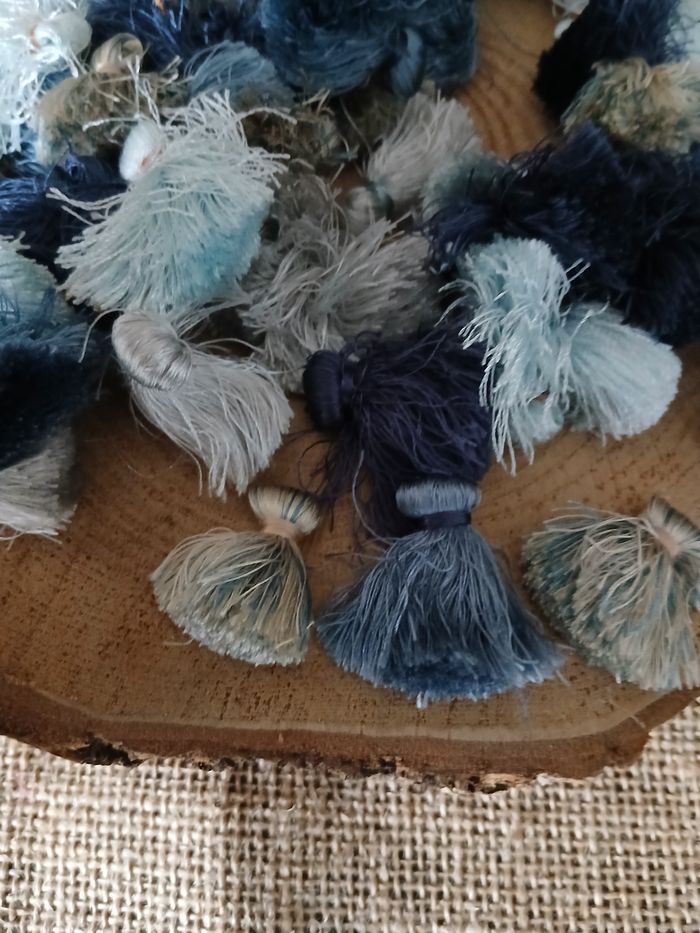 Lot de 50 glands pompons bleu - photo numéro 2
