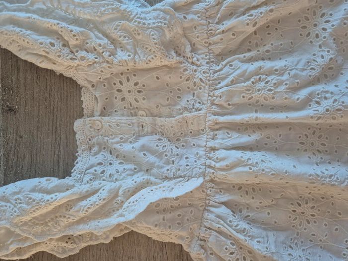 Robe blanche avec broderie 12 mois - photo numéro 4