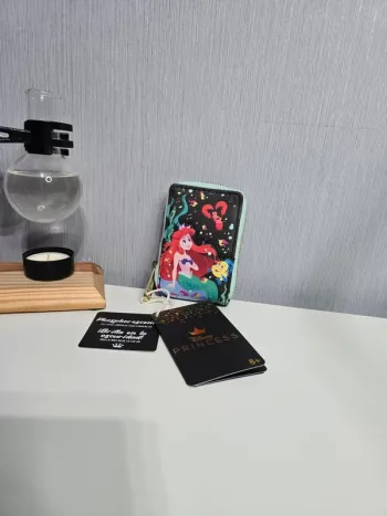 Portefeuille Loungefly Ariel