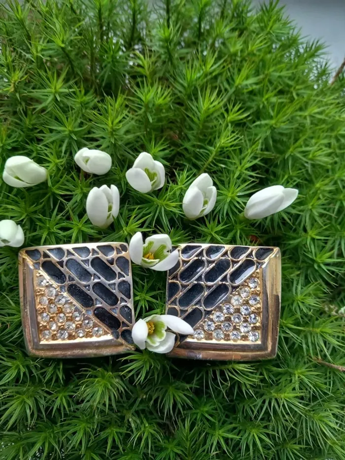 Boucles d'oreilles à clip vintage noire dorées et strass - photo numéro 2