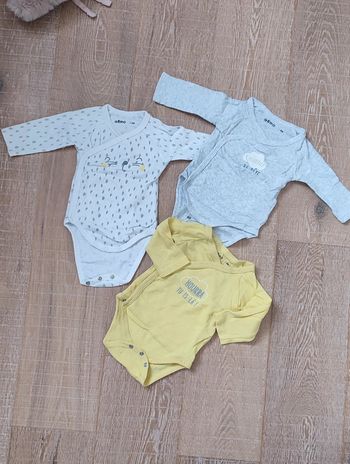 Lot 3 body 3 mois Gémo