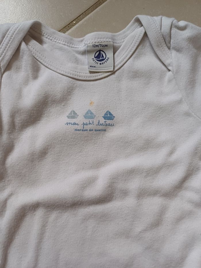2 bodies manches courtes Petit bateau  12 mois - photo numéro 2