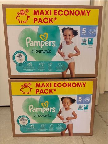 Lot de 140 couches Pampers Harmonie taille 5 neuf