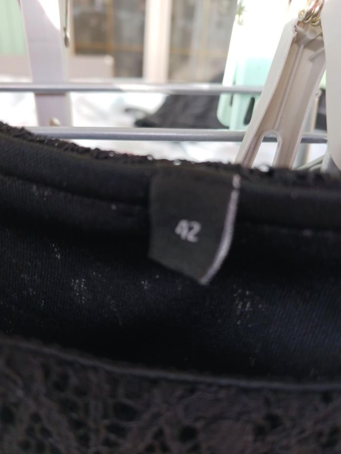 robe noire en dentelle doublée taille 42 - photo numéro 7