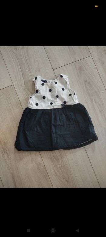 Petite robe toute mignonne 9 mois